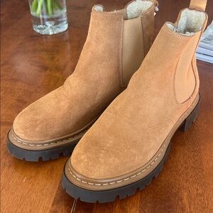 Danassa Beige Leather Suede Chelsea Lug Sole Boots-Made in Portugal  Size 41/10